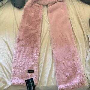 Pandemonium scarf rose color